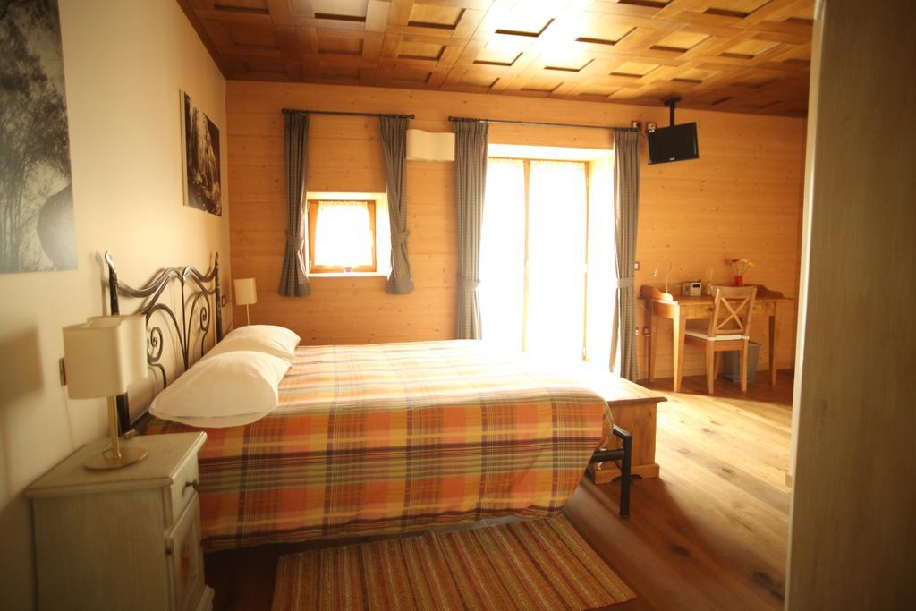 Le Case Dei Baff Morbegno Habitación foto
